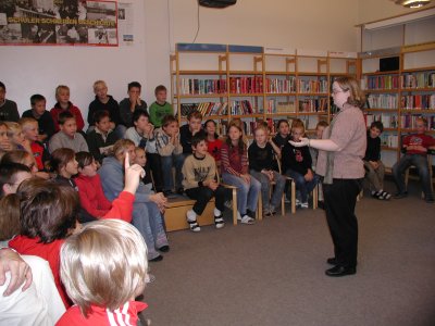 Theater in der Schulbibliothek eng03